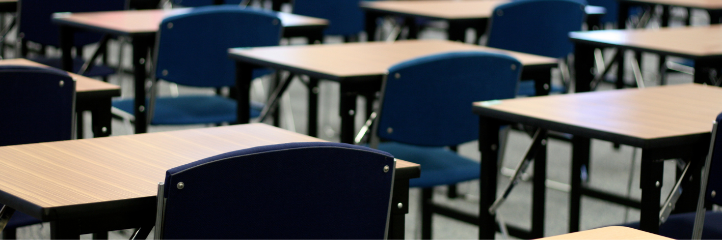 Chaises et tables de concours