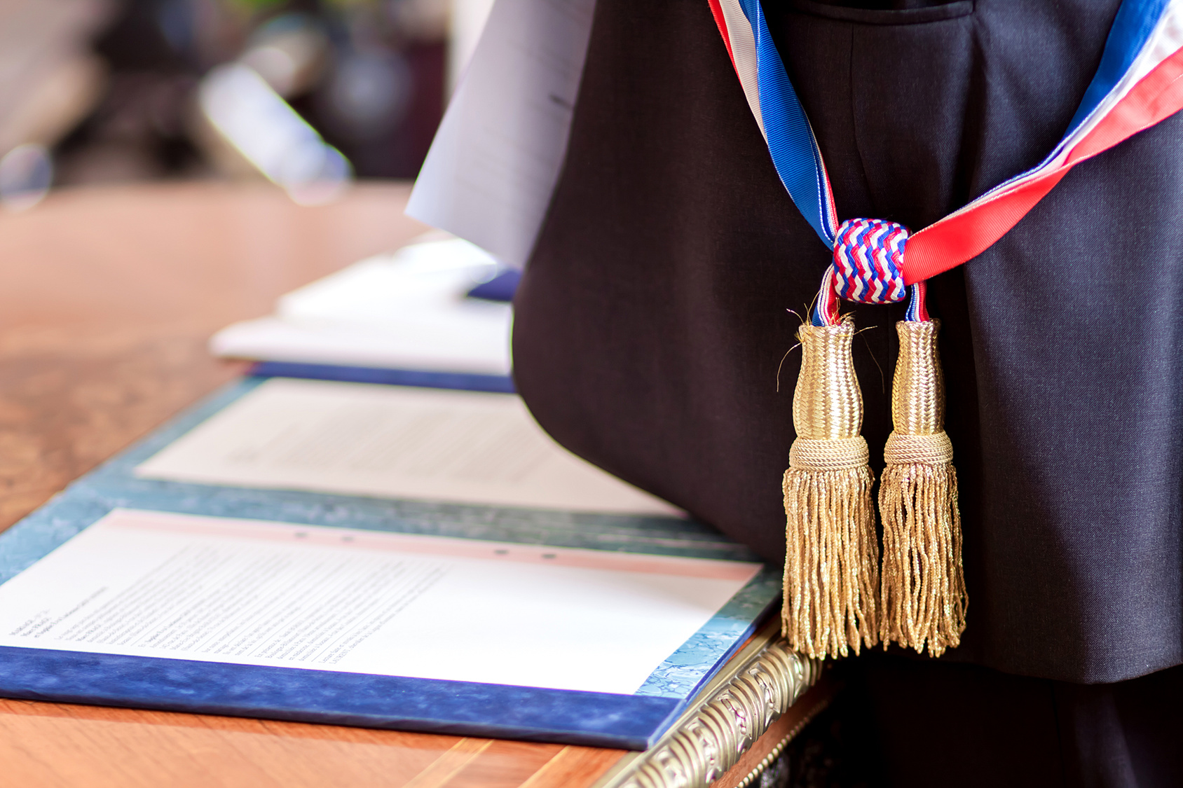 maire portant une écharpe